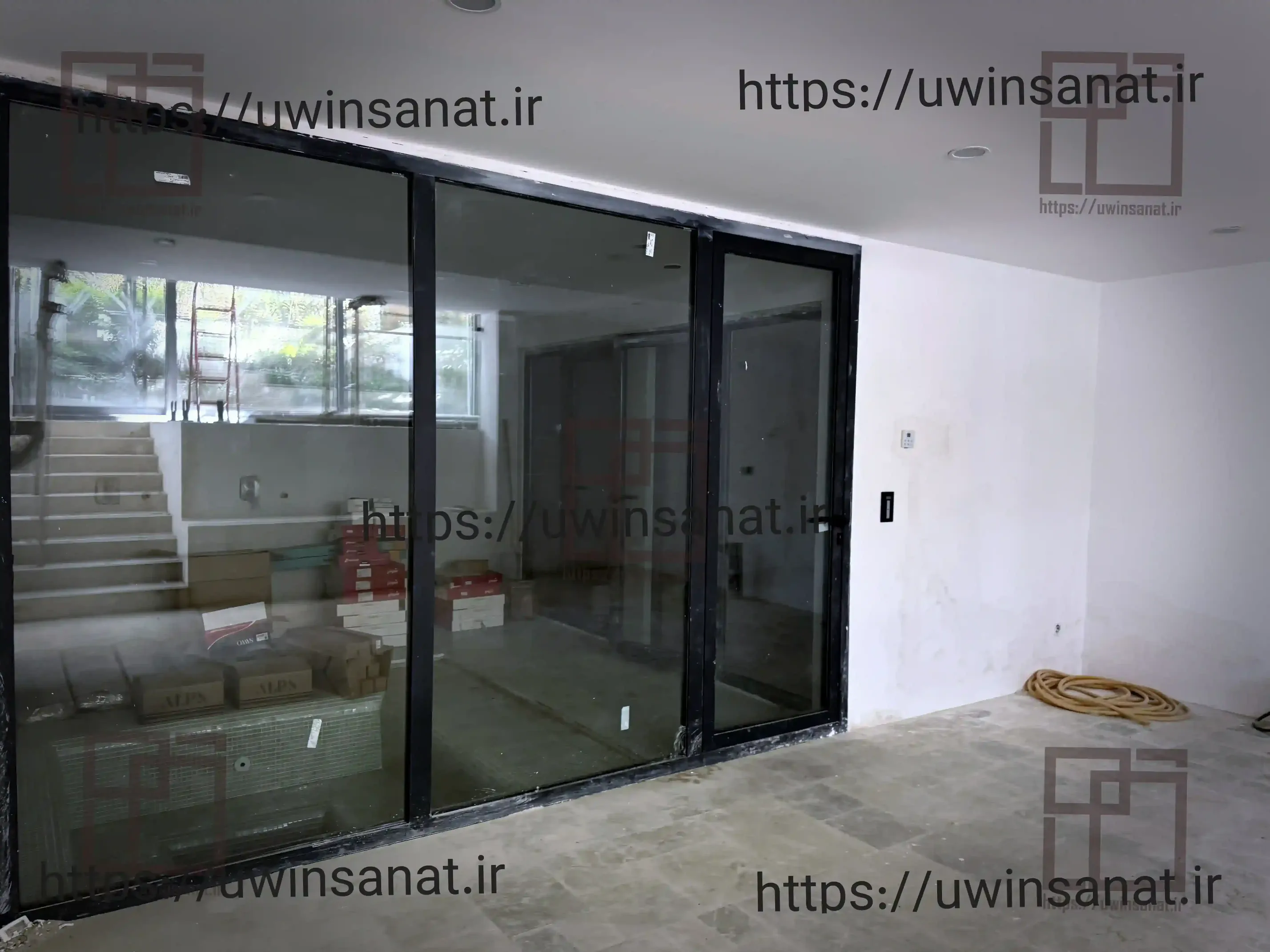جزئیات نمای کرتین وال شیشه ای ویلای لادن در فردیس